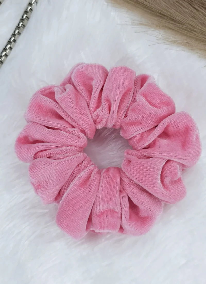 Affordable scrunchies and bows in Kanpur