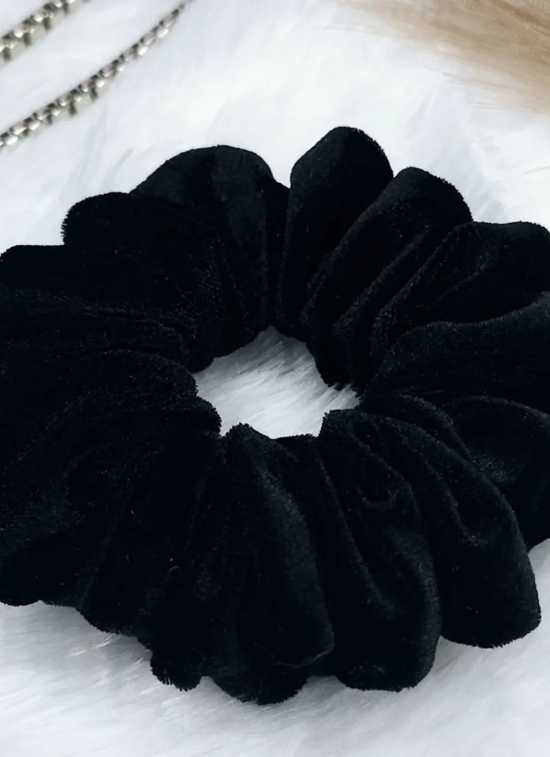 Fashionable hairpins in Kanpur