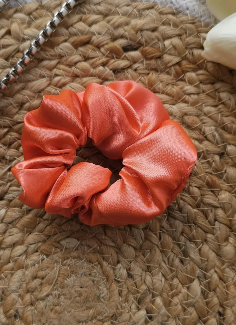 Sasti scrunchies in Kanpur Uttar Pradesh.