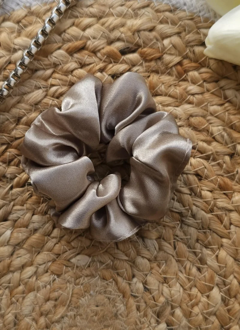 Best hair accessories in Kanpur.