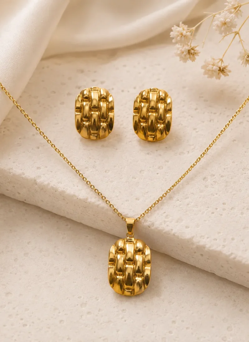 Golden Matrix Jewelry Set with Textured Gold Pendant Necklace and Matching Earrings