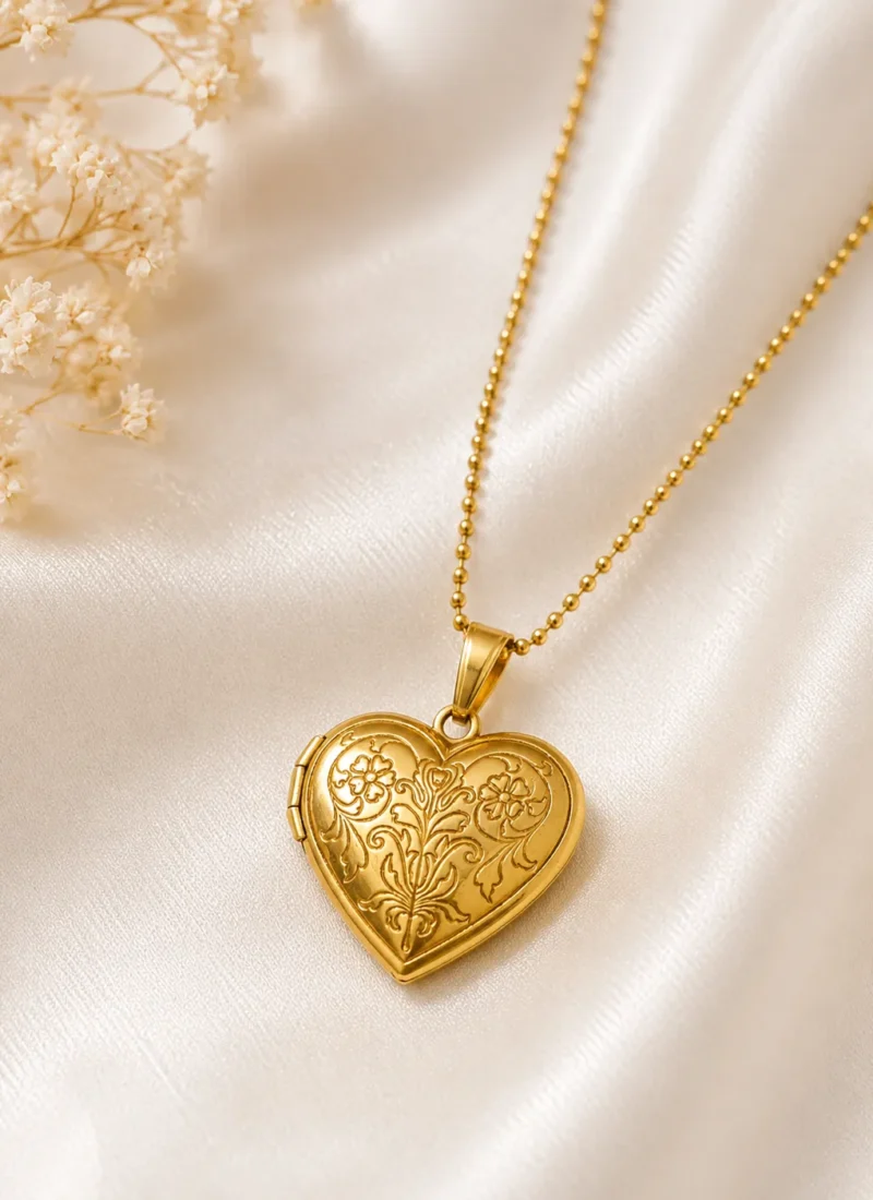 Couple Love Photo Pendant Necklace with Heart Locket