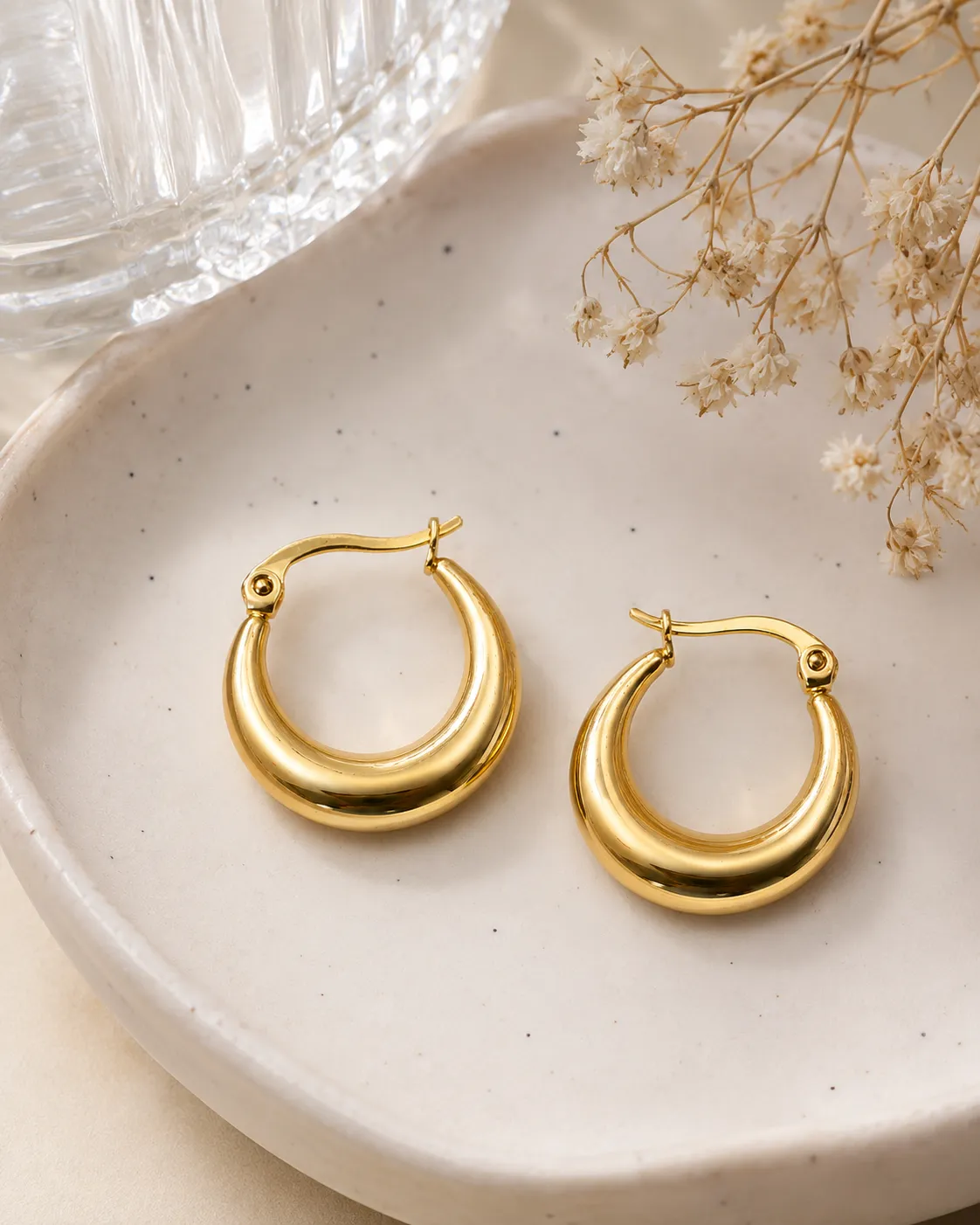 Astera Chunky Gold Hoop Earrings Astera Chunky Gold Hoop Earrings for Women