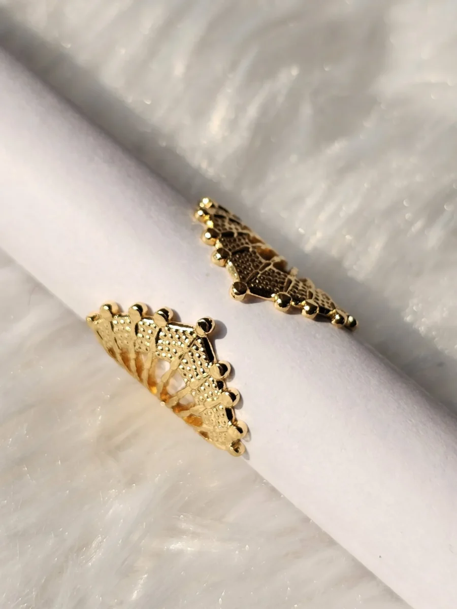 Golden fan leaf openwork statement ring
